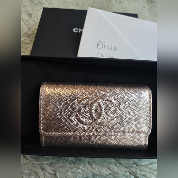 CHANEL Caviar Rose Gold Snap Card Holder. - Picture 2 of 5